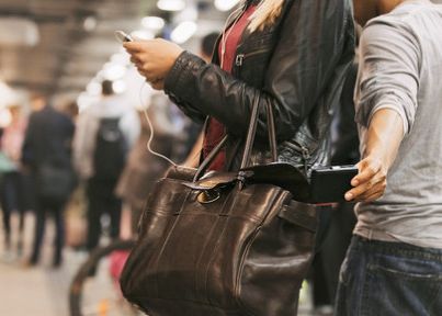 Alianta Istorica Intre Apple Google Microsoft Si Samsung Inventia Pe Care O Doreste Toata Omenirea