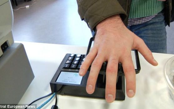 Uitati De Card Platile Se Pot Face Chiar Si Cu Palma