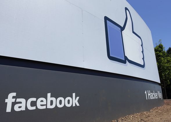 Un miliard de utilizatori Facebook isi acceseaza contul de pe telefonul mobil Un Miliard De Utilizatori Facebook Isi Acceseaza Contul De Pe Telefonul Mobil