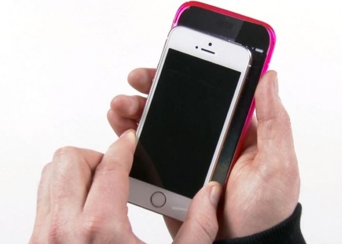 Cat de mare este carcasa noului iPhone 6. Primul video clar cu designul viitorului telefon Cat De Mare Este Carcasa Noului Iphone 6 Primul Video Clar Cu Designul Viitorului Telefon
