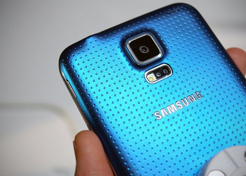 Alarma Pentru Posesorii De Samsung Galaxy S5 Unele Telefoane Sunt Livrate Cu O Eroare Fatala A Camerei