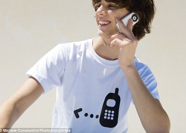 Tricou Care Suna Ar Putea Intra In Productie In Scurt Timp