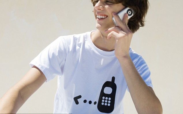 Tricou Care Suna Ar Putea Intra In Productie In Scurt Timp