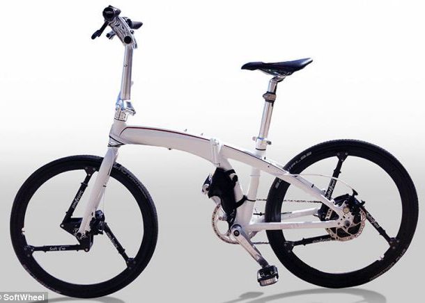 Reinventarea rotii: Bicicleta cu suspensii in loc de spite VIDEO Reinventarea Rotii Bicicleta Cu Suspensii In Loc De Spite Video