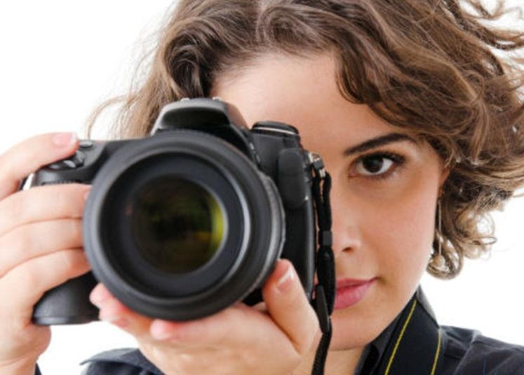 iLikeIT. Deliric ne arata trucuri simple pentru poze superbe. Idei pe care le poate incerca oricine cu cel mai ieftin DSLR Ilikeit Deliric Ne Arata Trucuri Simple Pentru Poze Superbe Idei Pe Care Le Poate Incerca Oricine Cu Cel