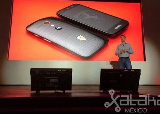 Telefonul de fite al momentului! Designul sau face toti banii. La propriu Telefonul De Fite Al Momentului Designul Sau Face Toti Banii La Propriu