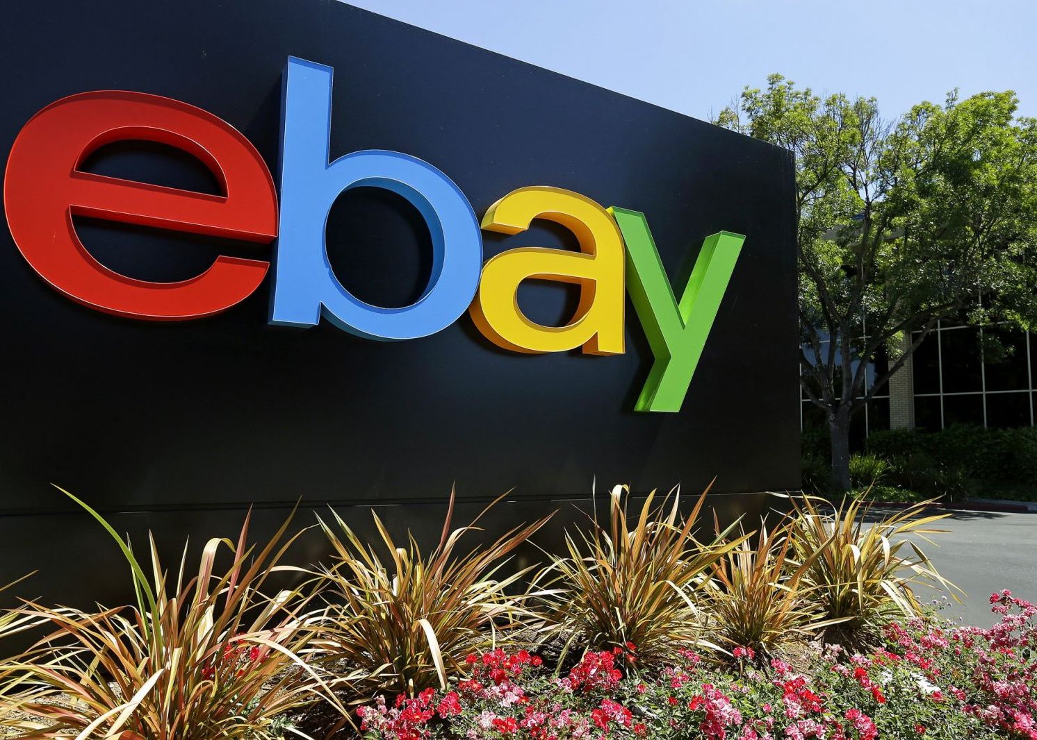 eBay, victima unui atac cibernetic. Toti utilizatorii trebuie sa isi schimbe parolele Ebay Victima Unui Atac Cibernetic Toti Utilizatorii Trebuie Sa Isi Schimbe Parolele