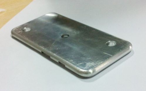 Asa Va Arata Iphone 6 Un Importator De Huse Din Romania A Facut Rost De O Macheta A Telefonului