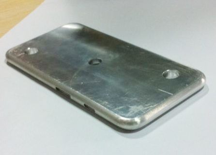 Asa va arata iPhone 6! Un importator de huse din Romania a facut rost de o macheta a telefonului! Asa Va Arata Iphone 6 Un Importator De Huse Din Romania A Facut Rost De O Macheta A Telefonului
