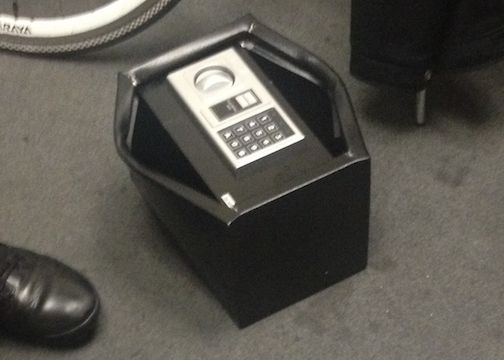 Watch Dogs Seamana Panica Intr O Redactie Ce Se Afla In Cutia Suspecta