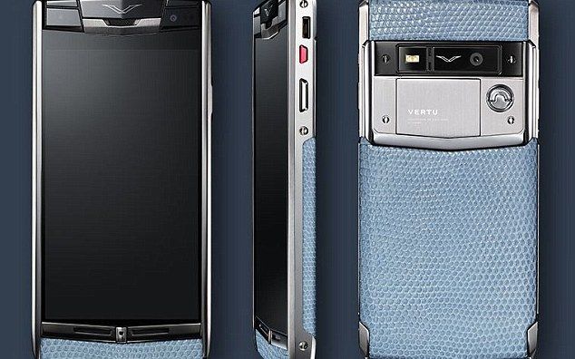 Ultimul telefon Vertu costa cat o masina. Vine cu Android 4.4, are camera de 13MP si este facut din titan Ultimul Telefon Vertu Costa Cat O Masina E Custom Made Are Camera De 13mp Si Este Facut Din Titan