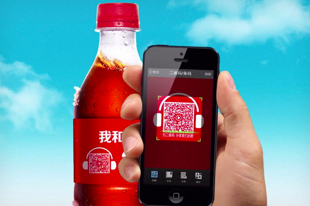 Cum poti sa faci un telefon mobil sa cante folosind o sticla de Cola. Nu ai incercat asta niciodata