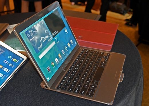 Mai subtire, mai usoara si mai tare ca iPad-ul. Cum arata Samsung Galaxy Tab S in cele 2 versiuni. GALERIE FOTO Mai Subtire Mai Usoara Si Mai Tare Ca Ipad Ul Cum Arata Samsung Galaxy Tab S In Cele 2 Versiuni Galerie