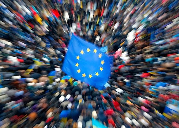 Scad Puternic Tarifele La Roaming In Ue Cat Vei Plati Daca Vorbesti La Telefon Din Strainatate