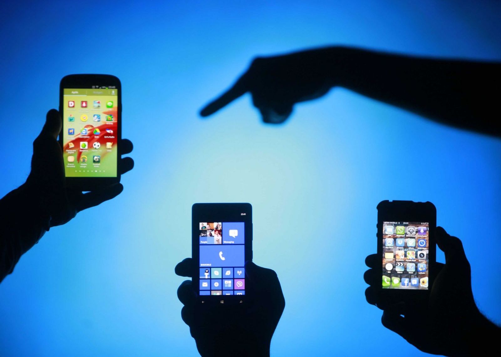 Telefonul Tau Ar Putea Sa Le Spuna Tuturor Unde Te Afli Cum Opresti Asta