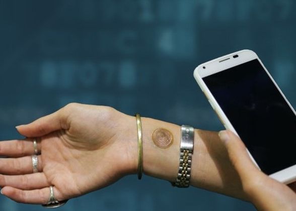 Acum iti poti debloca telefonul cu ajutorul unui tatuaj temporar Acum Iti Poti Debloca Telefonul Cu Ajutorul Unui Tatuaj Temporar