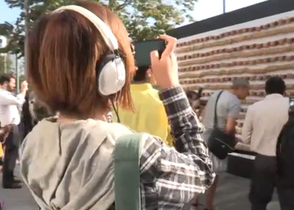 Un Dispozitiv Cu 800 De Mere Si Cartofi A Reusit Sa Incarce Un Smartphone