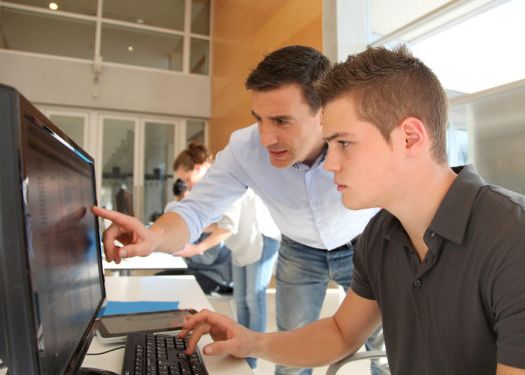INTERNSHIP in IT: Cum te angajezi in Romania intr-o industrie care in SUA te plateste cu 6.000 USD inainte sa-ti iei carnet Internship In It Cum Te Angajezi In Romania Intr O Industrie Care In Sua Te Plateste Cu 6 000 Usd Inainte