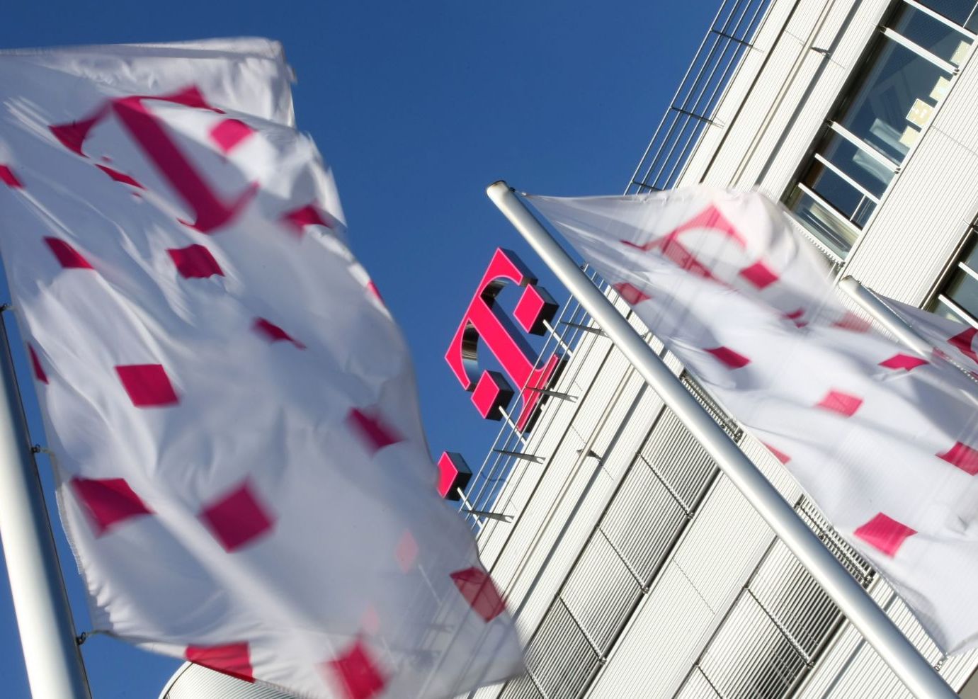 Cosmote Si Romtelecom Isi Schimba Denumirea Din Septembrie