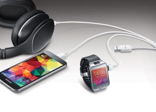 Cum iti incarci 3 gadgeturi simultan folosind un singur incarcator. Solutia Samsung Cum Iti Incarci 3 Gadgeturi Simulat Folosind Un Singur Incarcator Solutia Samsung