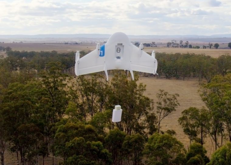 Google testeaza drone care sa transporte colete. Prima a dus ciocolata Google Testeaza Drone Care Sa Transporte Colete Prima A Dus Ciocolata