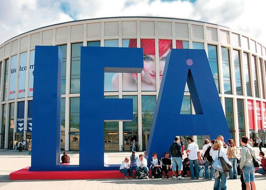 Ce noutati aduce LG la IFA Berlin 2014. Televizorul curbat si ceasul prin care poti vorbi cu copilul tau Ce Noutati Aduce Lg La Ifa Berlin 2014 Televizorul Curbat Si Ceasul Prin Care Poti Vorbi Cu Copilul Tau