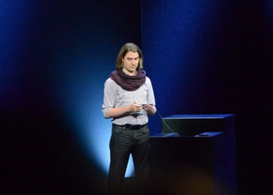 Omul Care A Eclipsat Iphone 6 Lucrul Inedit Petrecut La Eveniment Internetul Vorbeste Despre Asta