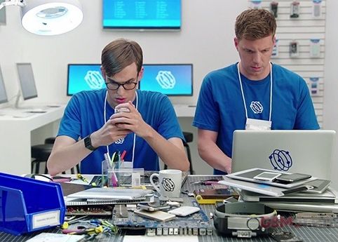 Samsung rade de Apple. Anti-reclamele la iPhone 6. VIDEO Samsung Rade De Apple Anti Reclamele La Iphone 6 Video