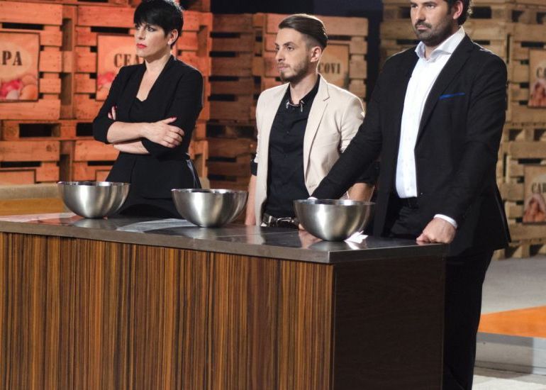 Luni La 20 30 Prima Editie Masterchef Iar Marti 20 30 Prima Editie Vocea Romaniei