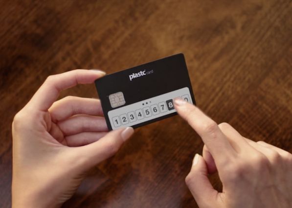 Acesta E Cardul De Credit Al Viitorului Iti Poate Inlocui Tot Portofelul