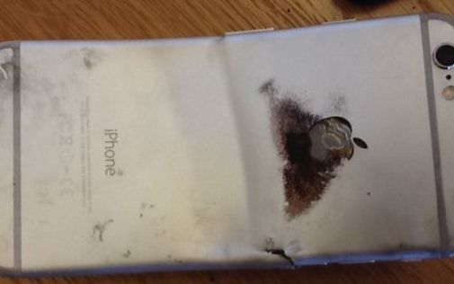 Un Barbat Implicat Intr Un Accident De Masina A Fost Ranit De Iphone Ul Sau Care A Luat Foc