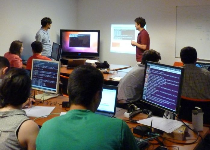 Studentii Aflati In Ultimii Ani De Facultate S Au Intrecut La Linux Embedded Challenge