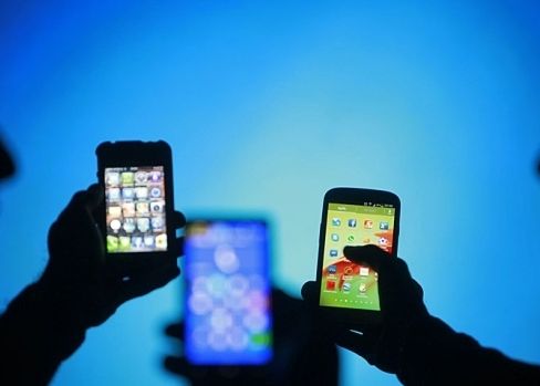 Internetul Merge Mai Bine Bateria Telefonului Tine Mai Mult Surpriza Anuntata De Nokia