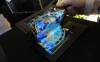 Telefonul cu ecran flexibil care se transforma in tableta. Super VIDEO