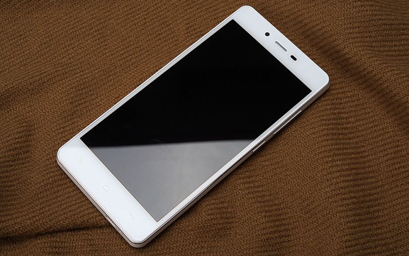 A Fost Lansat Primul Telefon Cu Baterie Uriasa E De 2 Ori Mai Puternica Decat A Unui Galaxy S5 Si De 3