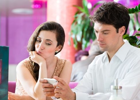 Asta I Aplicatia Care A Cauzat 40 Din Divorturi E Ca O Dinamita Unii O Foloseau Si Pentru 3 4 Aventuri