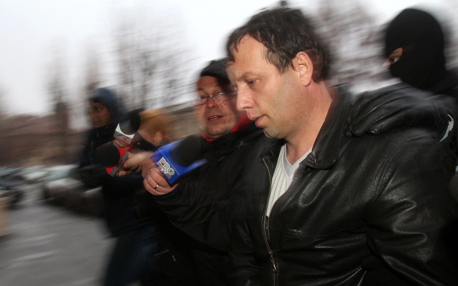 Interviu cu Guccifer, hackerul roman care i-a spart contul lui Bush, pentru New York Times: Lumea e condusa de Illuminati Interviu Cu Guccifer Hackerul Roman Care I A Spart Contul Lui Bush Pentru New York Times Lumea E Condusa