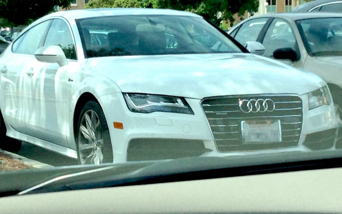 Ce Masini De Lux Se Afla In Parcarea Celor De La Facebook