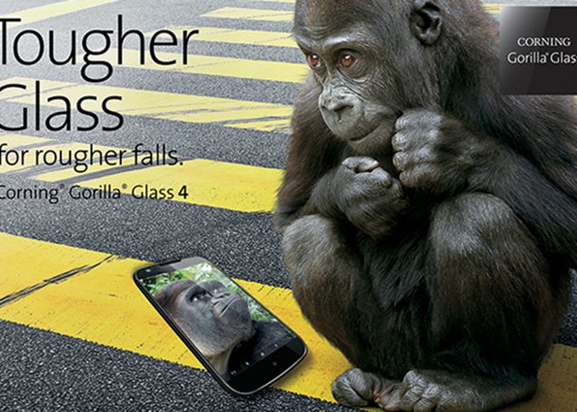 Adio ecrane sparte! Corning a lansat Gorilla Glass 4. E incredibil cat rezista! VIDEO Adio Ecrane Sparte Corning A Lansat Goriila Glass 4 E Incredibil De Rezistenta Video