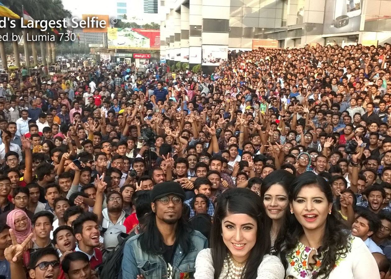 Cel Mai Mare Selfie Din Istorie Cati Oameni Au Intrat In Poza