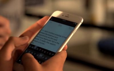 A luat telefonul si a batut un record mondial. Ce a putut sa scrie in doar 17 secunde