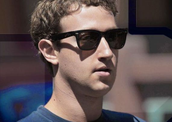 Razboiul Gigantilor Mark Zuckerberg I A Criticat Public Pe Tim Cook Si Apple Ma Frustreaza Asta