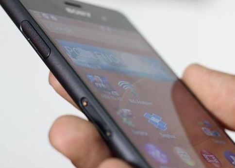 Asta Va Fi Telefonul Lui James Bond E Mai Puternic Decat Orice Gasesti Acum Si A Aparut Intr Un Email