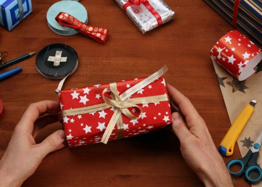 Cum Sa Impachetezi Un Cadou De Craciun In 12 Secunde Cele Mai Simple Si Rapide Metode Video