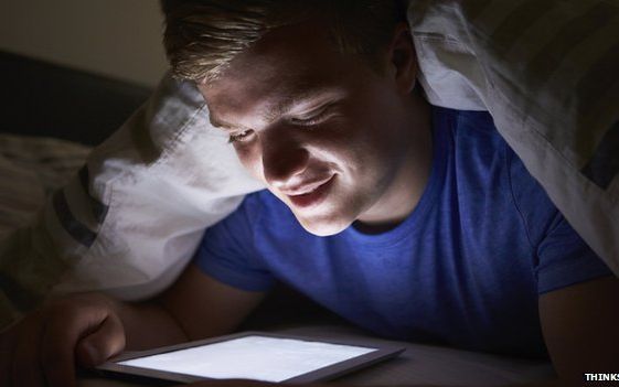 Citesti Multe Ebook Uri Cum Iti Afecteaza Sanatatea