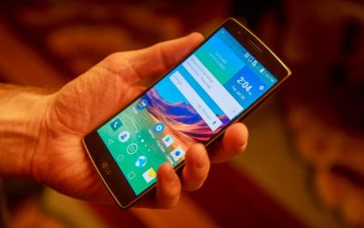 Cel mai puternic telefon din lume a fost lansat la CES! Nebunie curata: Carcasa lui se repara singura!