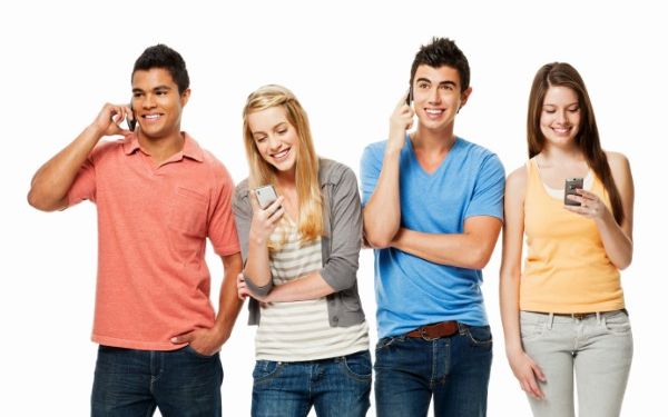 In Romania, numarul de gadgeturi depaseste populatia tarii! Cine castiga duelul dintre Samsung si Apple Numarul De Gadgeturi Depaseste Populatia Tarii Un Roman Foloseste In Medie 1 7 Gadgeturi