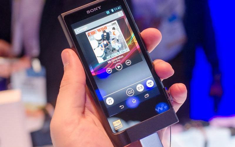 Sony readuce Walkman-ul in prim-plan! Costa 1.100 de dolari, vine cu Android si ofera un sunet fenomenal Sony Readuce Walkman Ul In Prim Plan Costa 1 100 De Dolari Vine Cu Android Si Ofera Un Sunet Fenomenal
