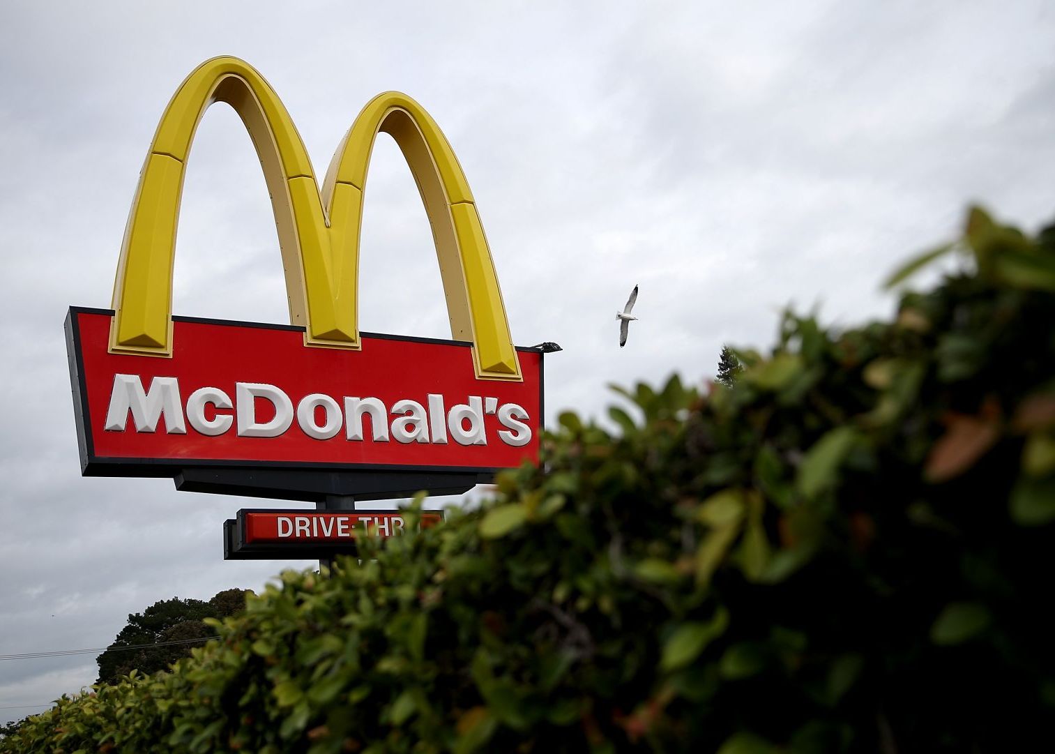 Mcdonalds Va Oferi Incarcare Telefonului Prin Wireless In Restaurantele Din Marea Britanie