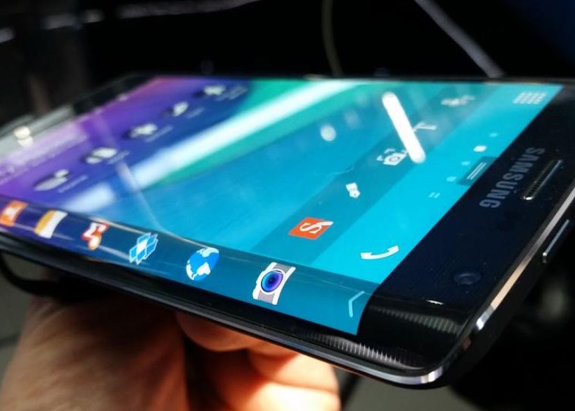 Planurile Celor De La Samsung Pentru Galaxy S6 Vor Lansa Doua Versiuni Telefonul Va Fi In Premiera Din